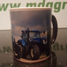 NEW HOLLAND COLOUR CHANGING MUG